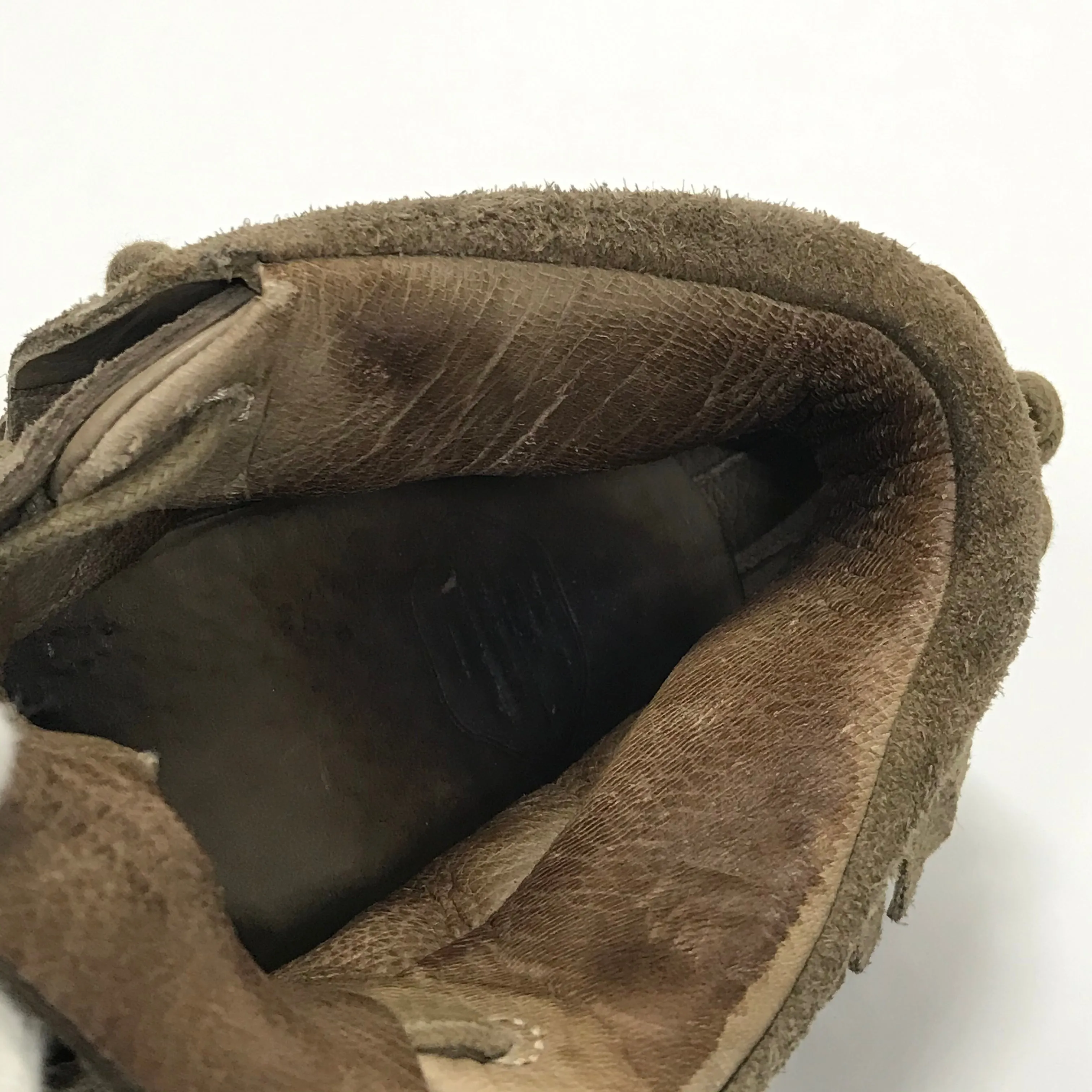 [11] Visvim FBT Shaman Folk Suede Sand