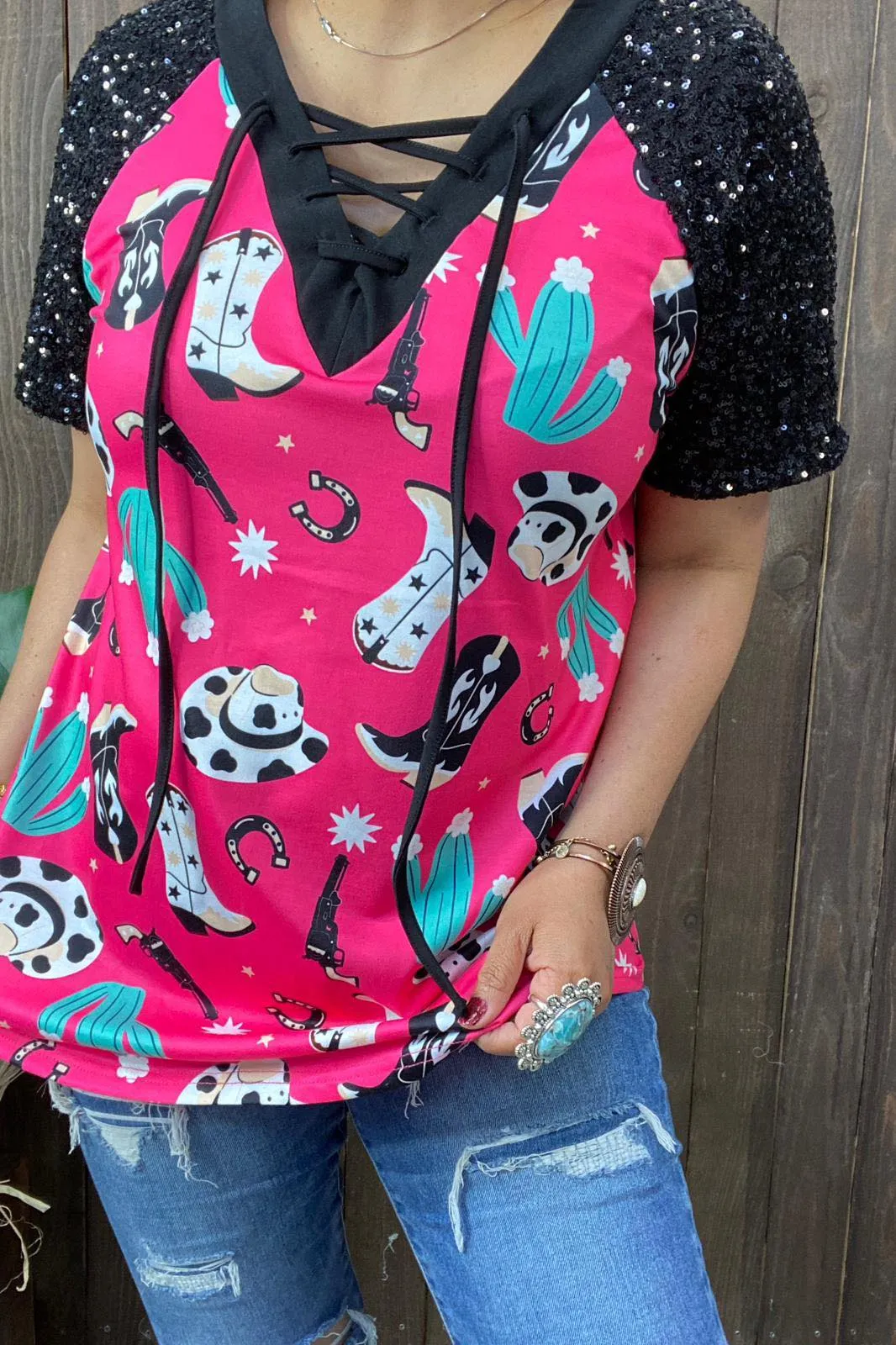 3X >>Western print lace up top with black sequin sleeves
