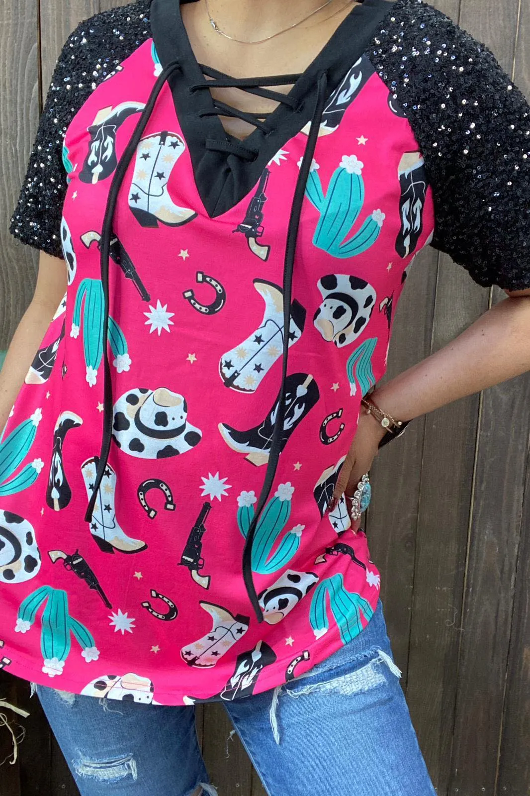 3X >>Western print lace up top with black sequin sleeves