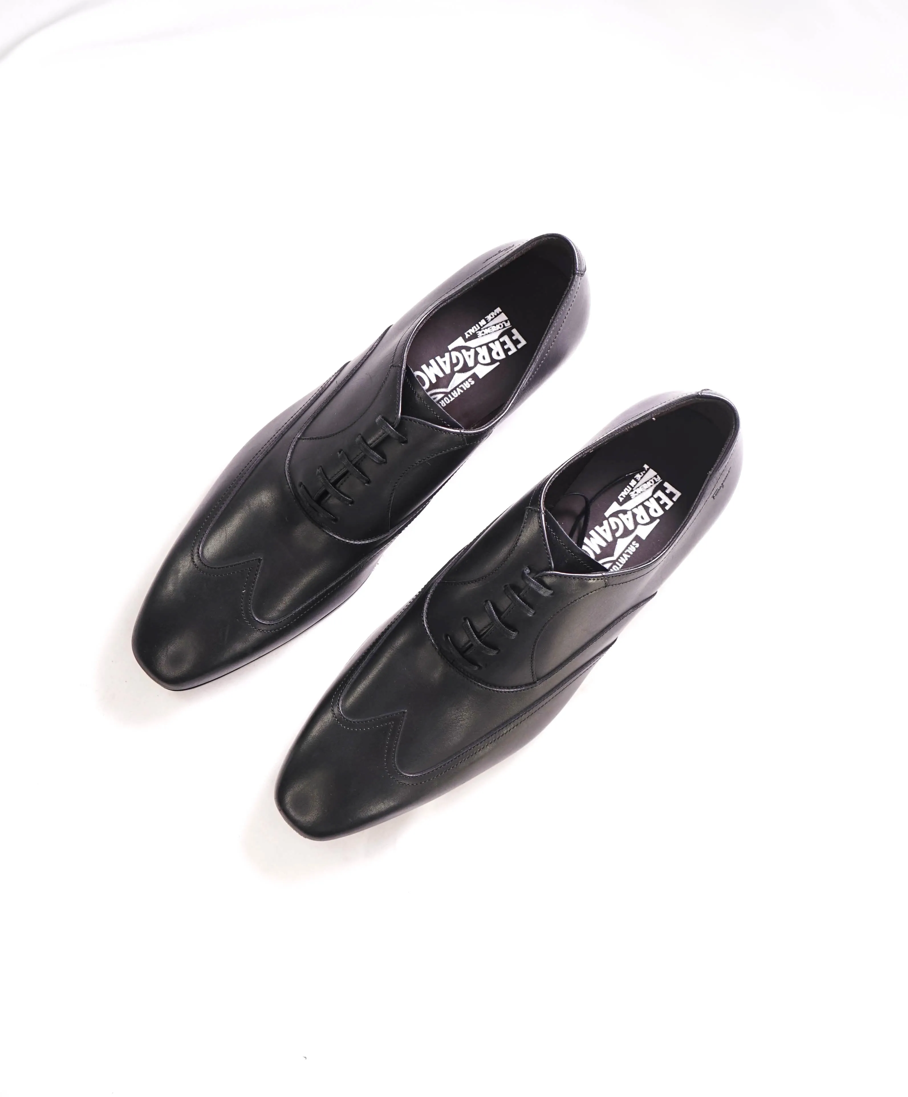 $850 SALVATORE FERRAGAMO -  Solid Wingtip Black Leather Oxfords - 8.5 US