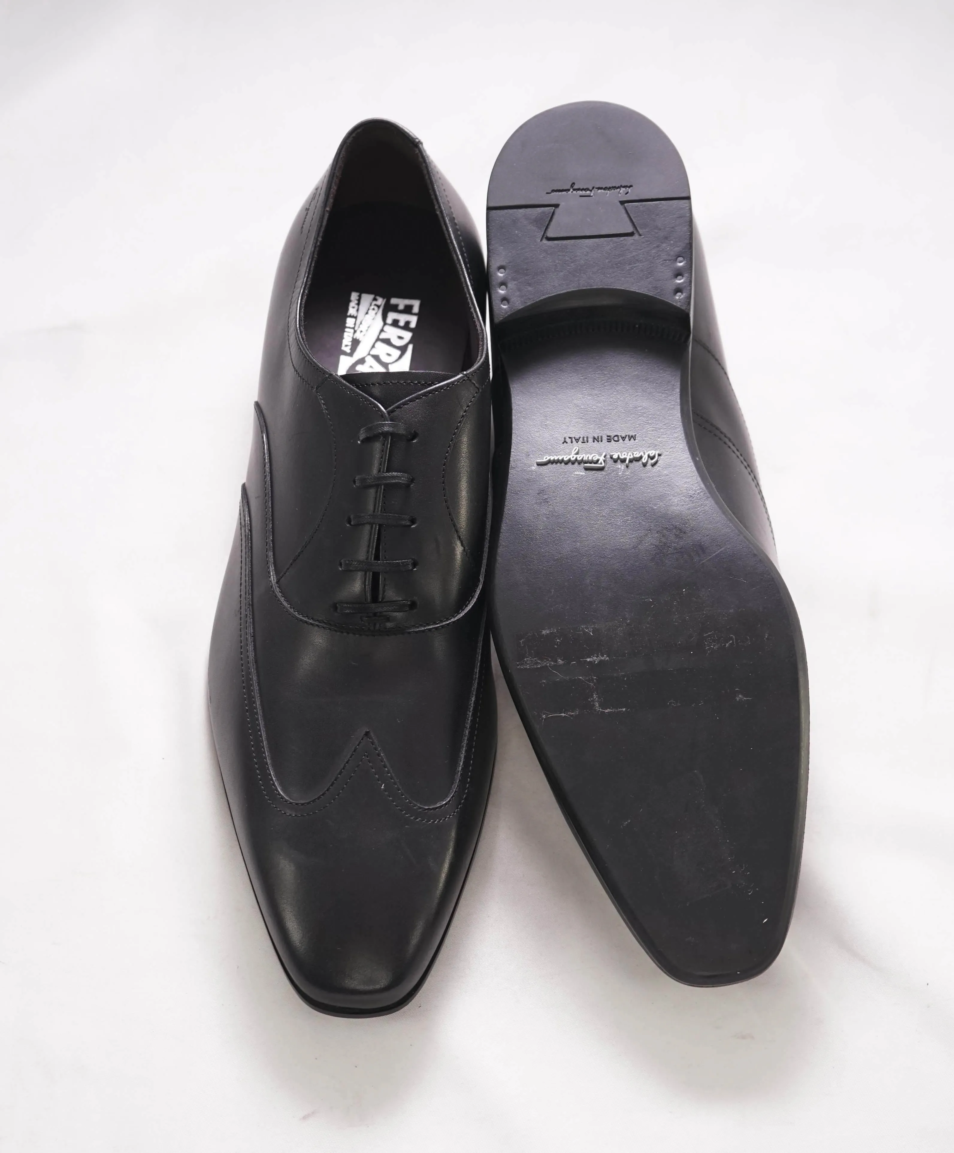 $850 SALVATORE FERRAGAMO -  Solid Wingtip Black Leather Oxfords - 8.5 US
