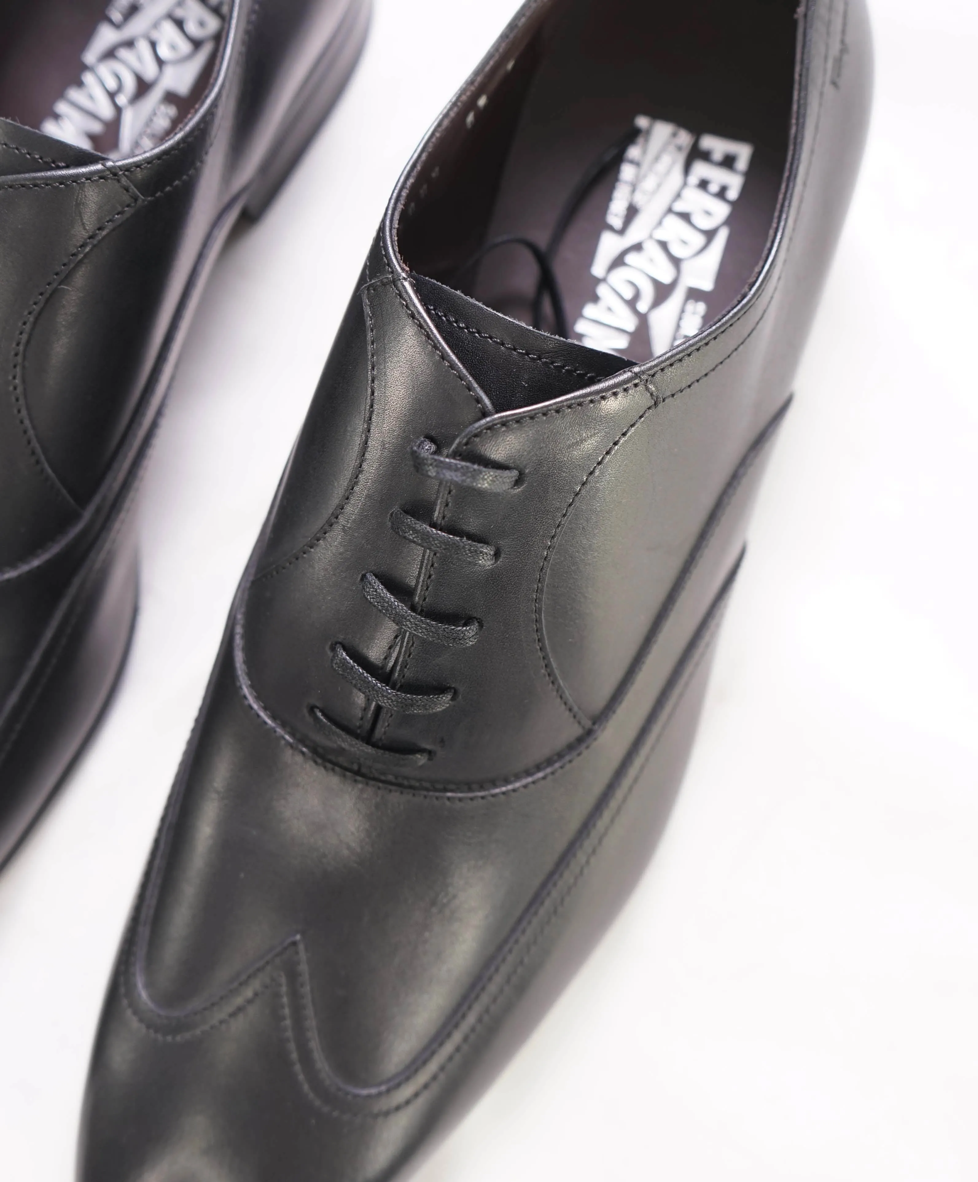 $850 SALVATORE FERRAGAMO -  Solid Wingtip Black Leather Oxfords - 8.5 US