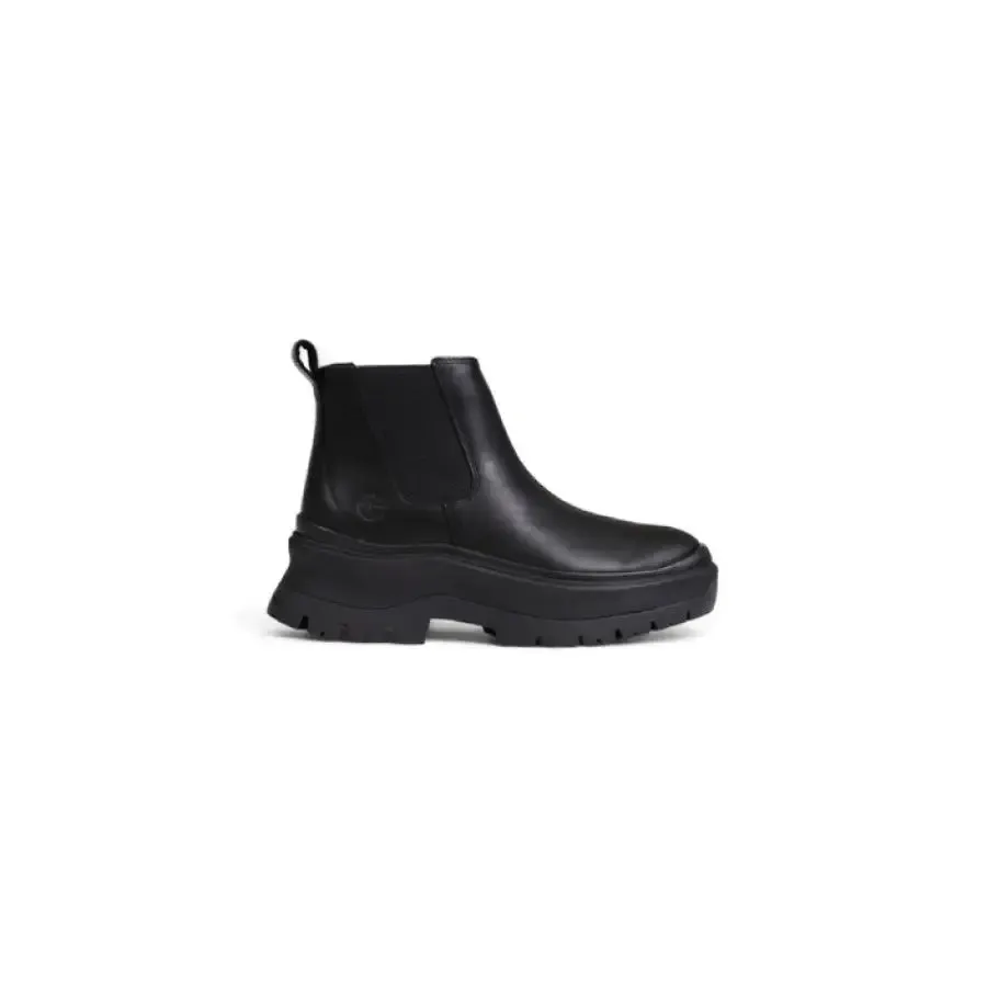 Black Leather Chelsea Boot With Chunky Sole