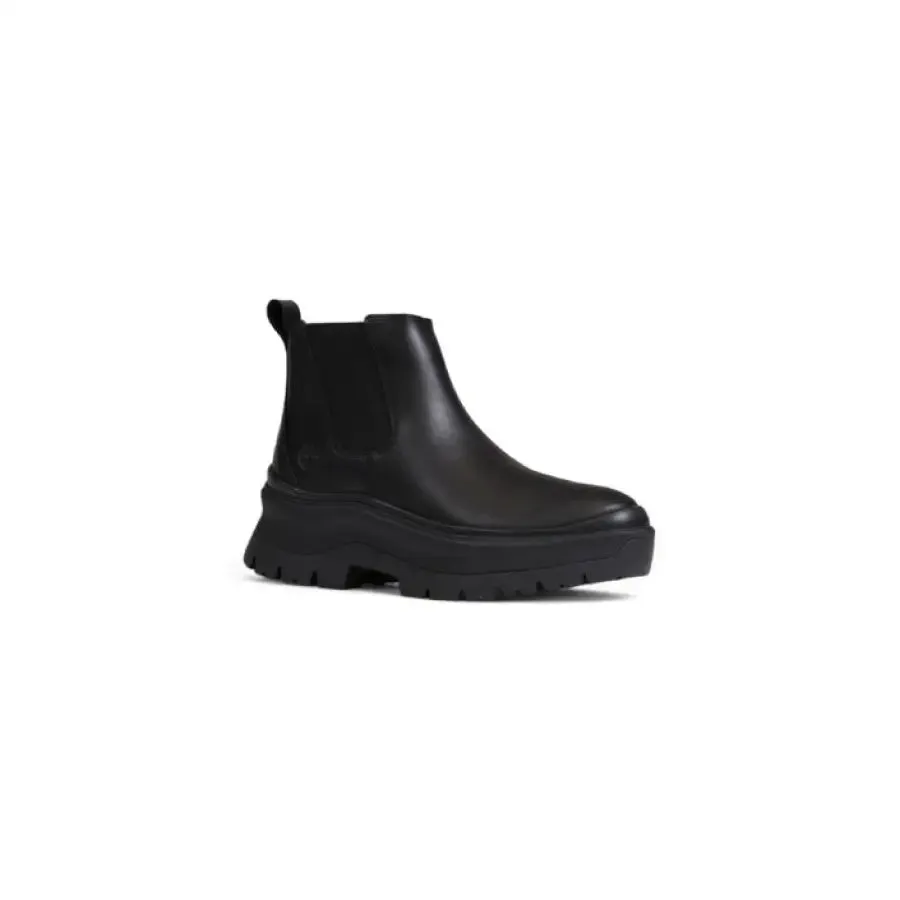 Black Leather Chelsea Boot With Chunky Sole
