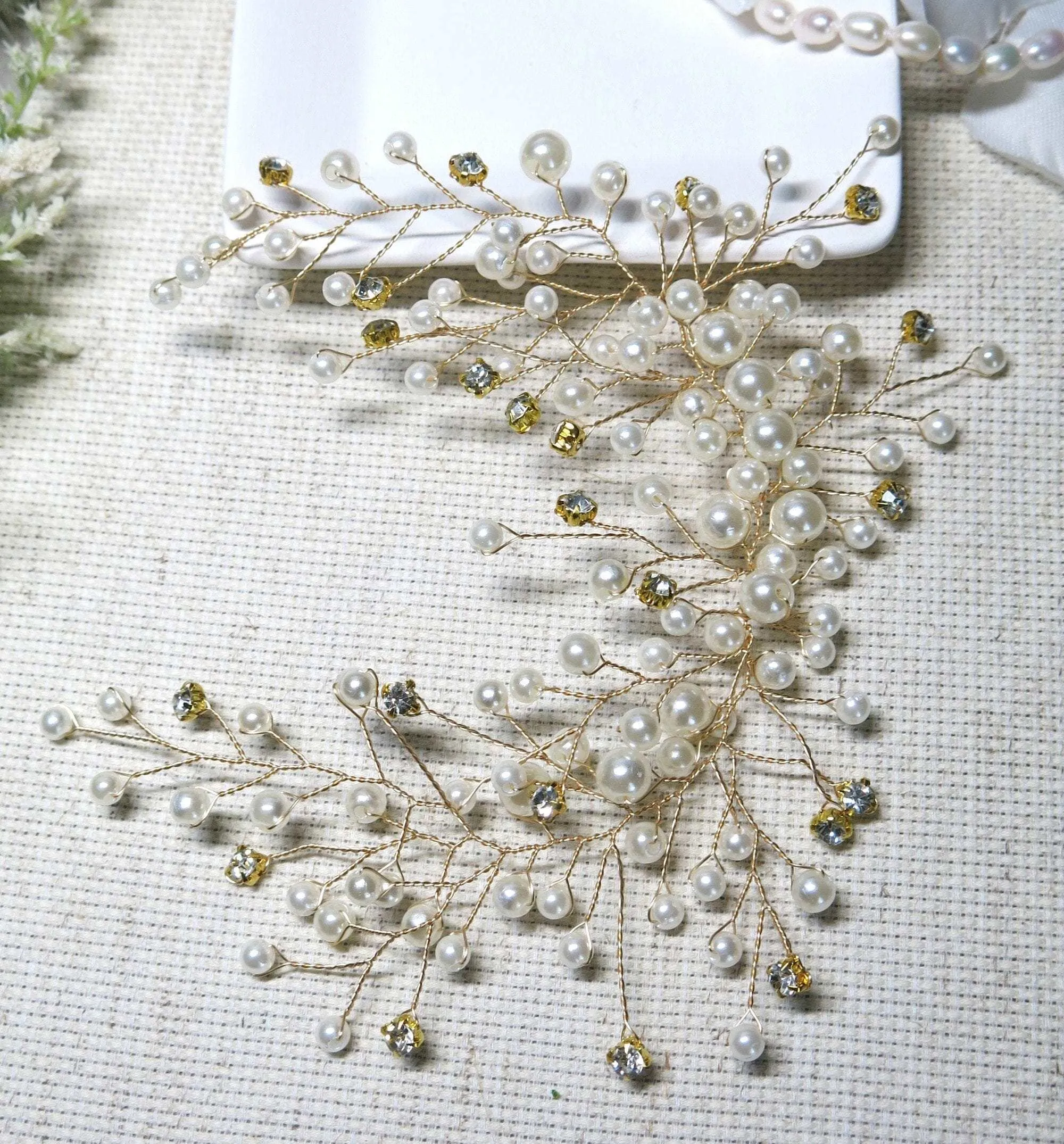 Bridal Pearl and Crystal Hair Vine Headband, Wedding Wire Pearl Head Wreath, Bridesmaid Rhinestone Pearl Hairpiece, Pearl Hair Wire