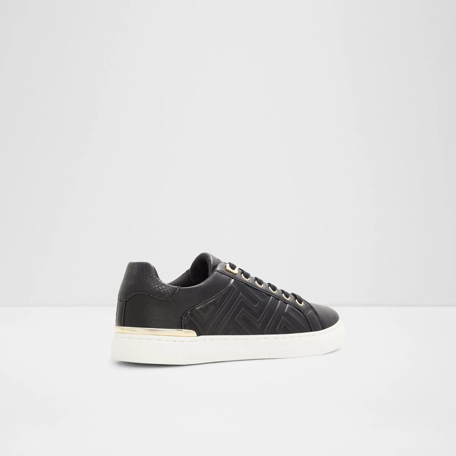 Calla Lily Black Sneaker