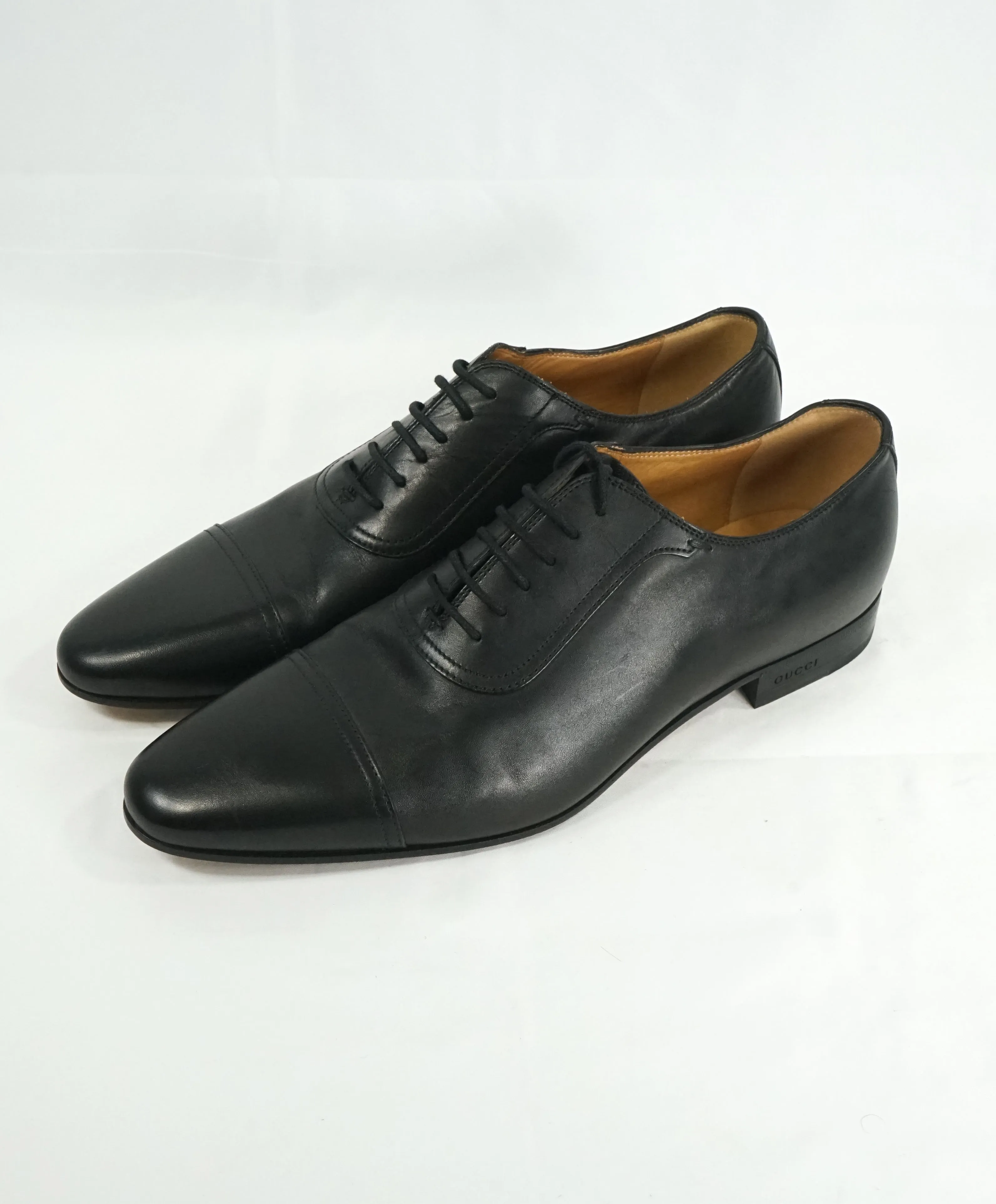 GUCCI - "Drury" Black Slim Silhouette Engraved Heel Oxfords - 9.5