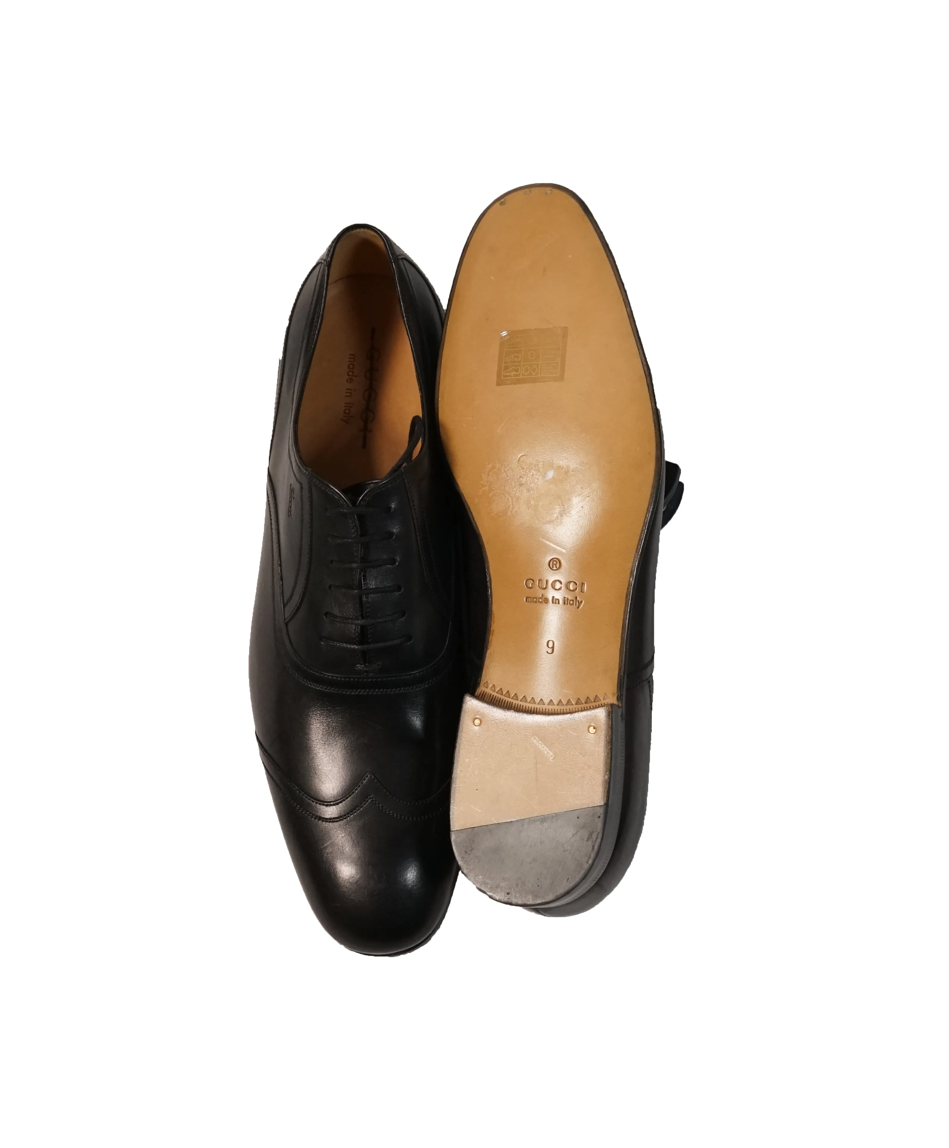 GUCCI - Wingtip Embossed Logo Wingtip Oxfords - 10