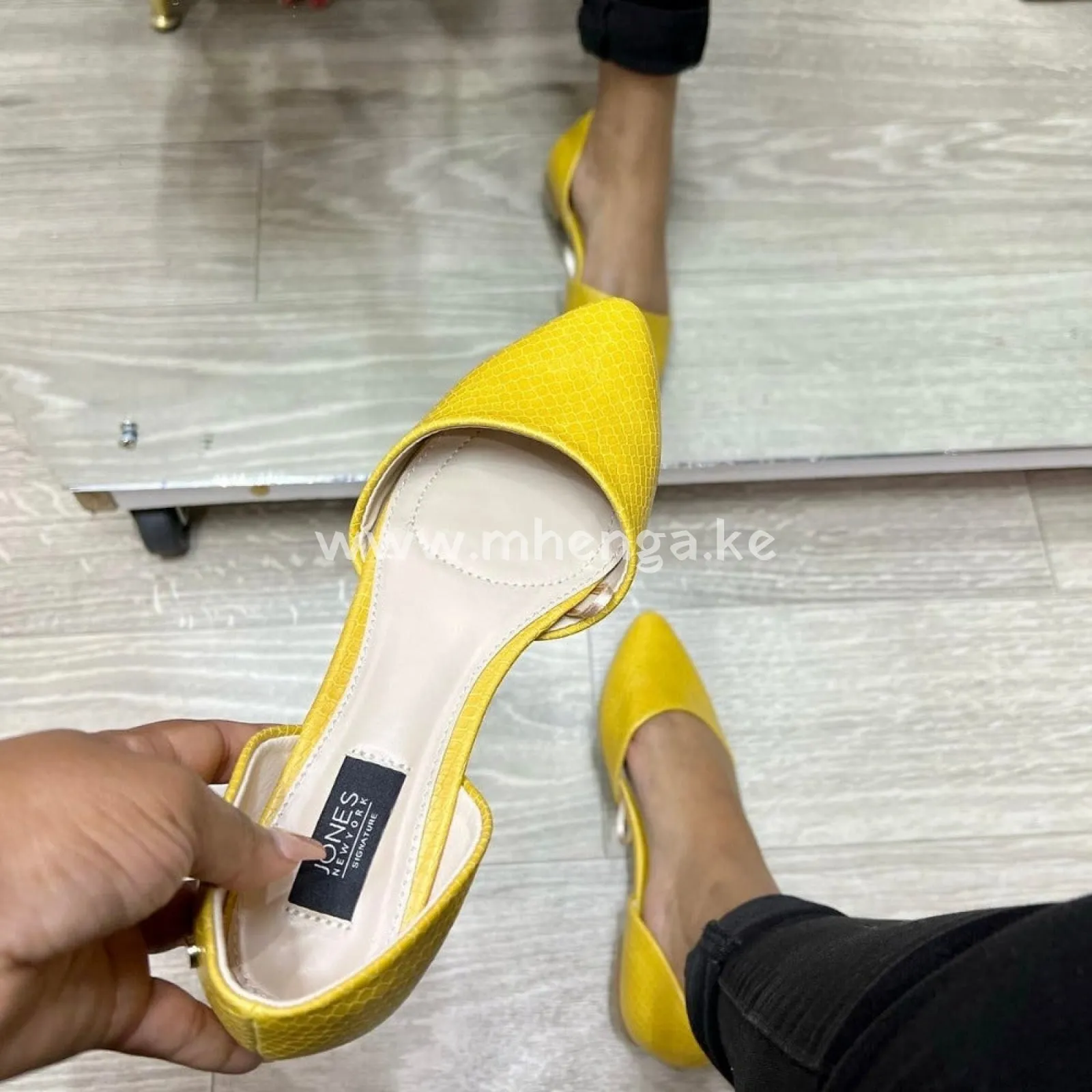 Jones, New York Signature Ladies Shoes , Women Flat shoe, open flats