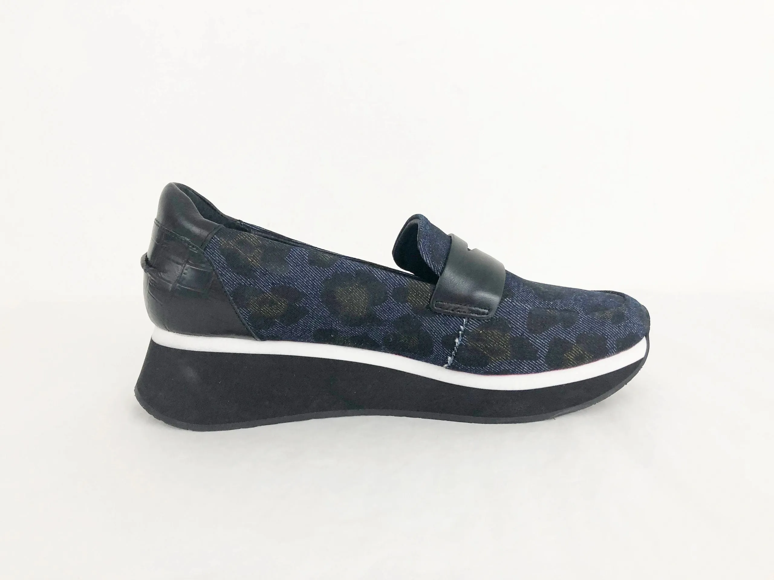 NEW Donald Pliner Animal Print Slip-On Shoes Size 8.5