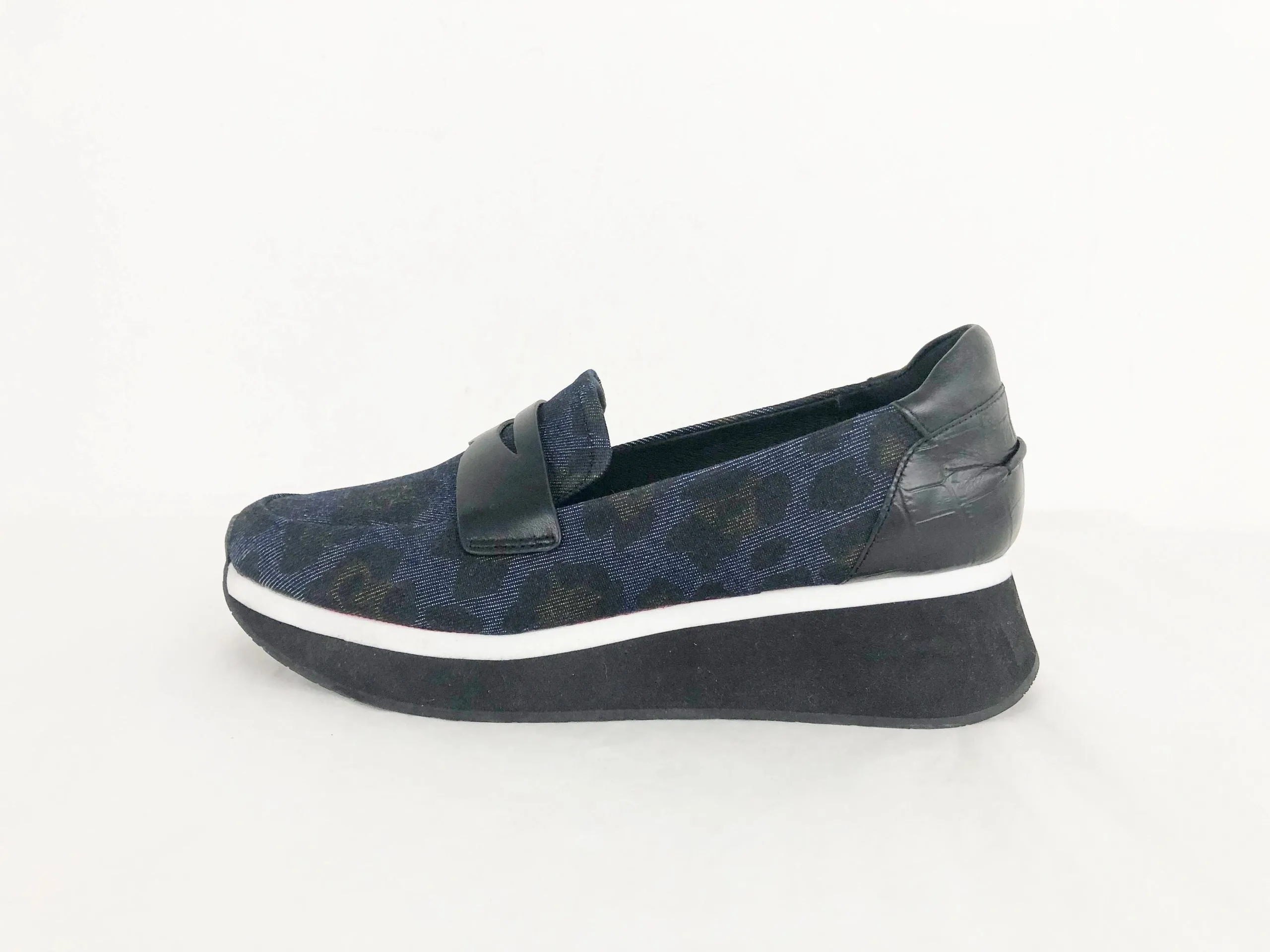 NEW Donald Pliner Animal Print Slip-On Shoes Size 8.5