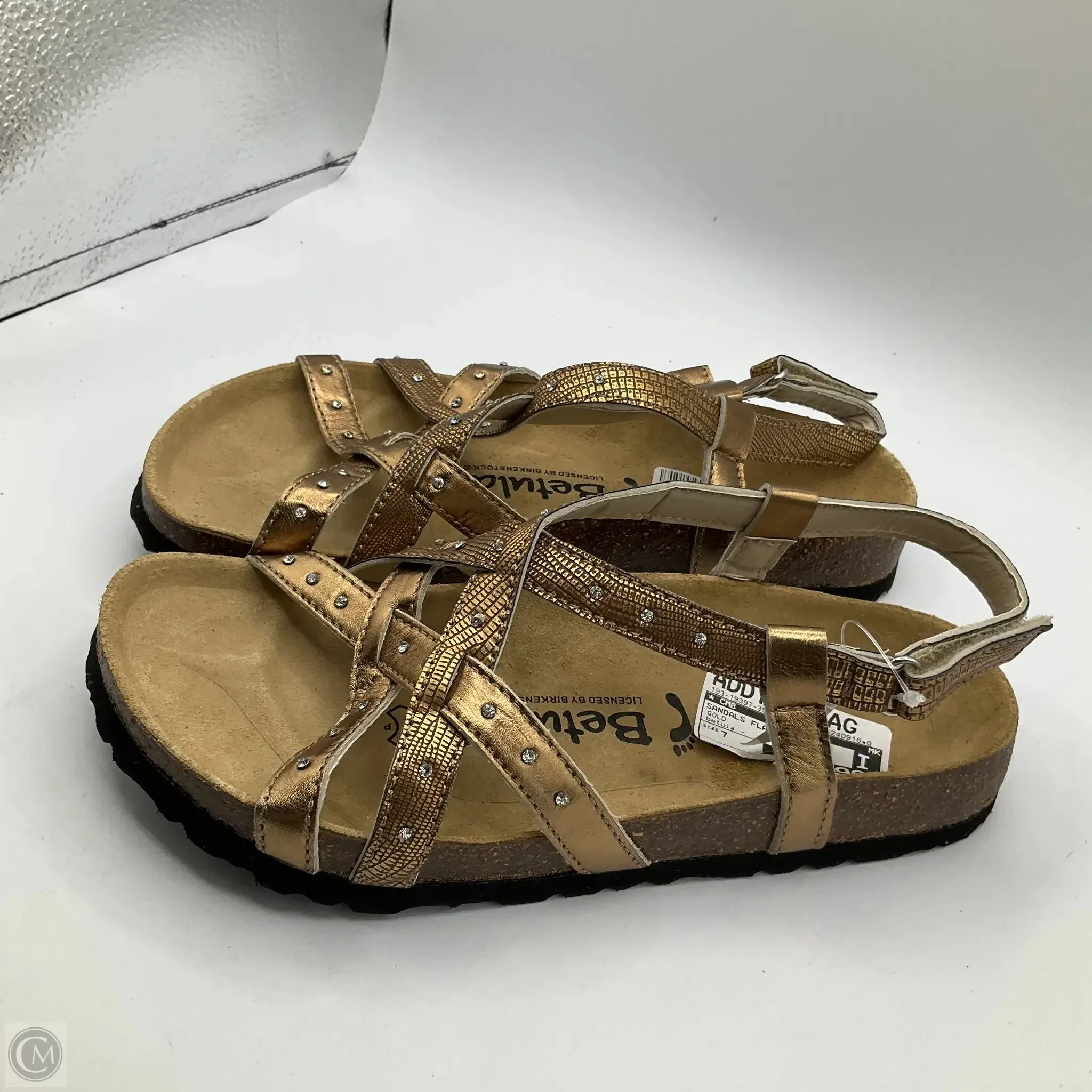 Sandals Flats By Cmb In Gold, Size: 7