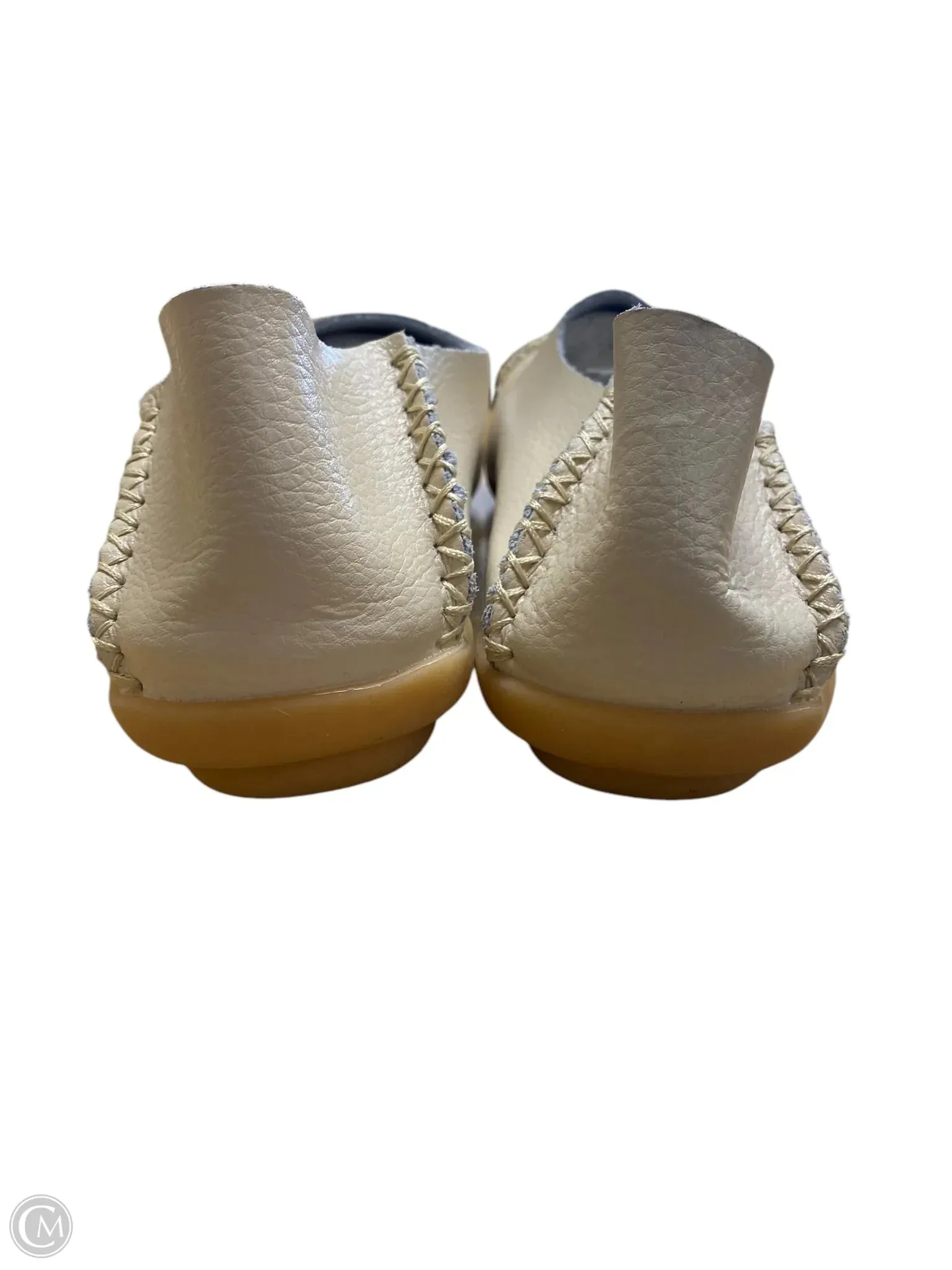Shoes Flats By Clothes Mentor In Cream, Size: 10