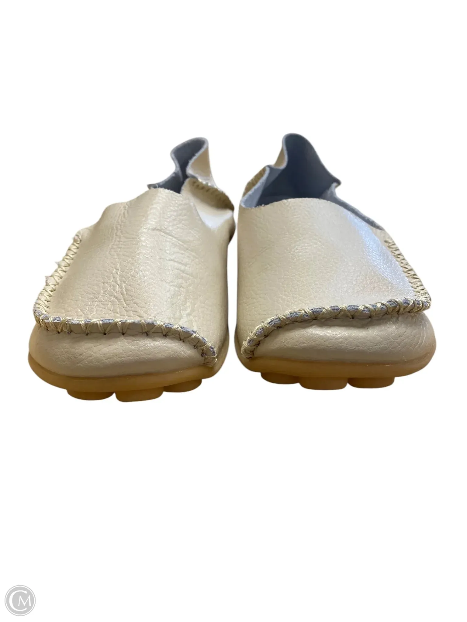 Shoes Flats By Clothes Mentor In Cream, Size: 10