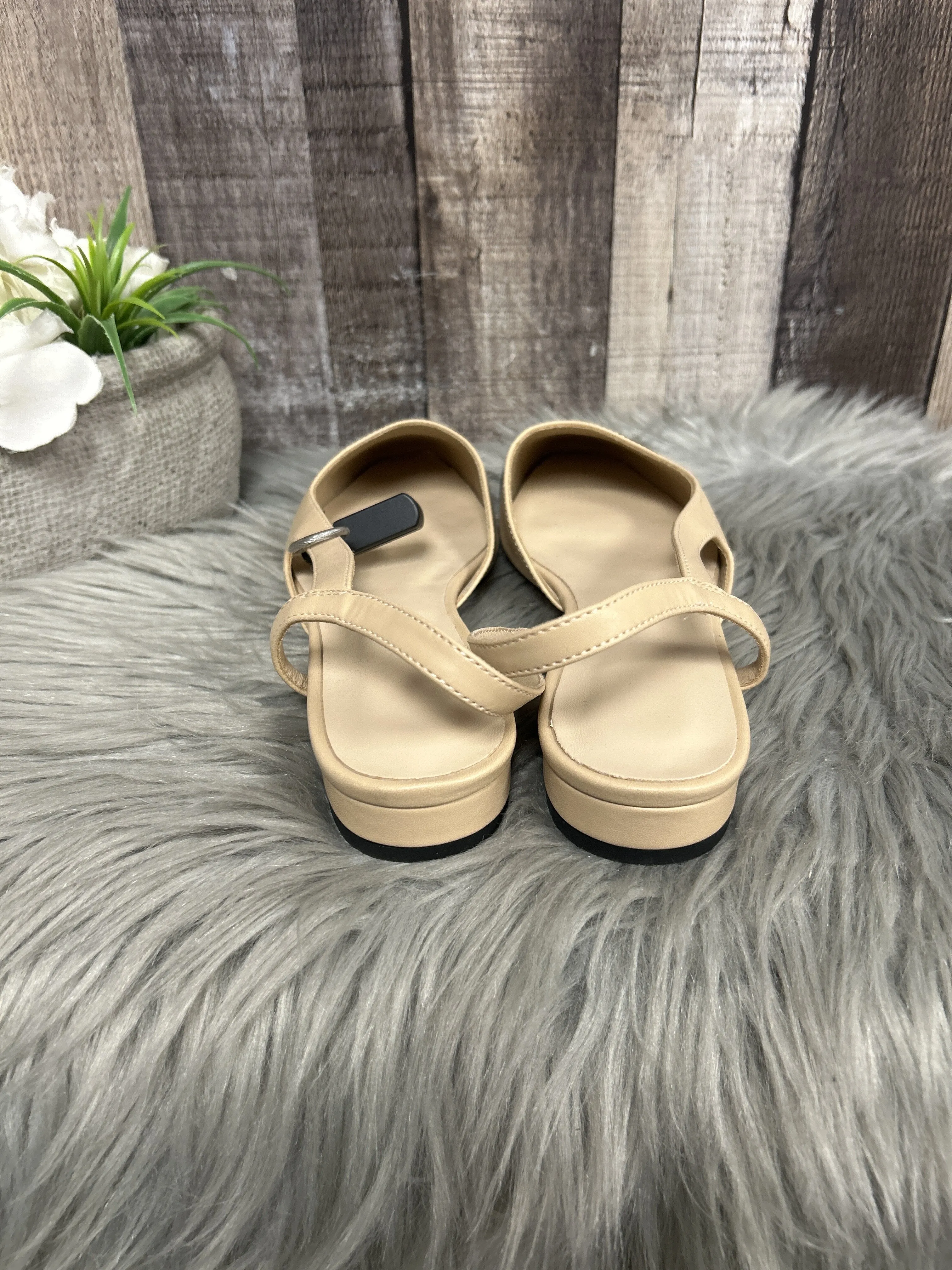 Shoes Flats By Cmf  Size: 8