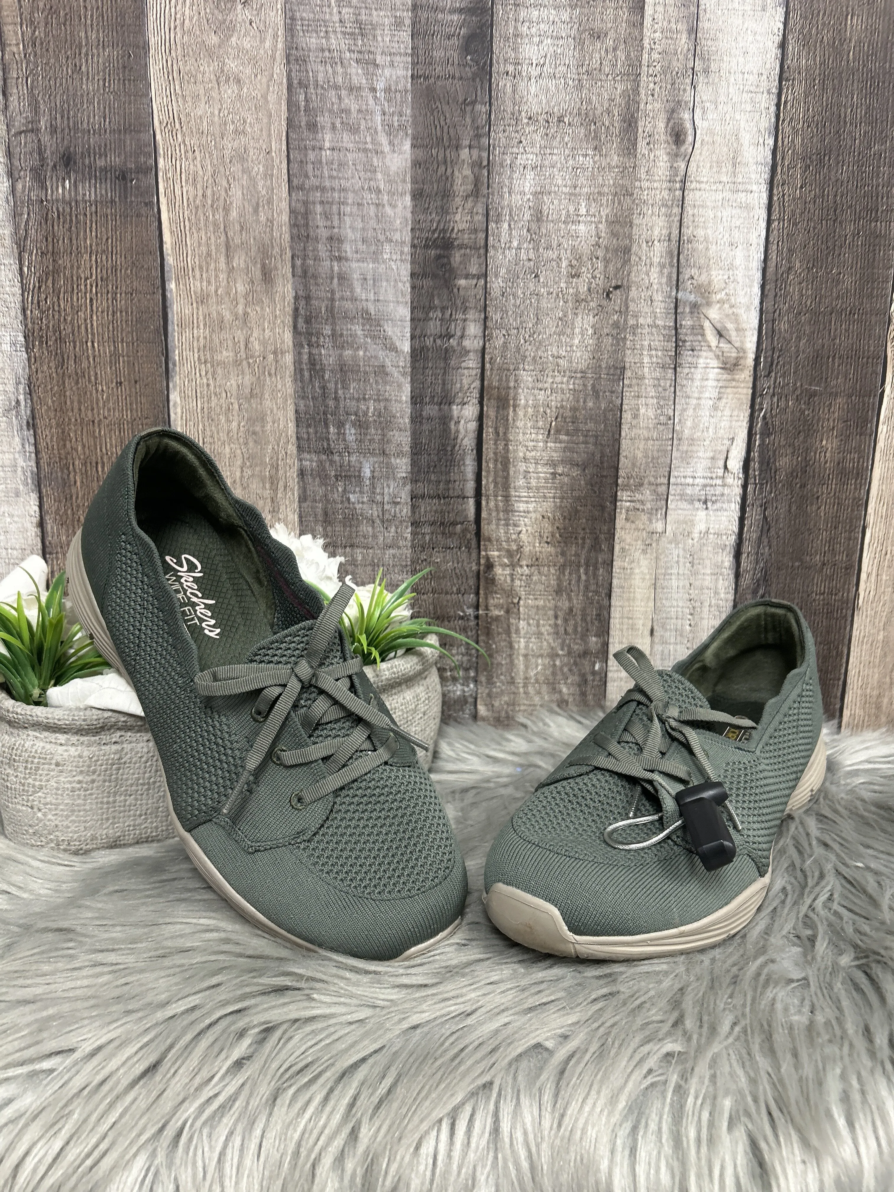Shoes Flats By Skechers  Size: 10