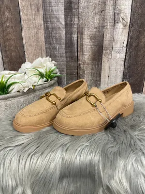 Shoes Flats By Torrid In Tan, Size: 6