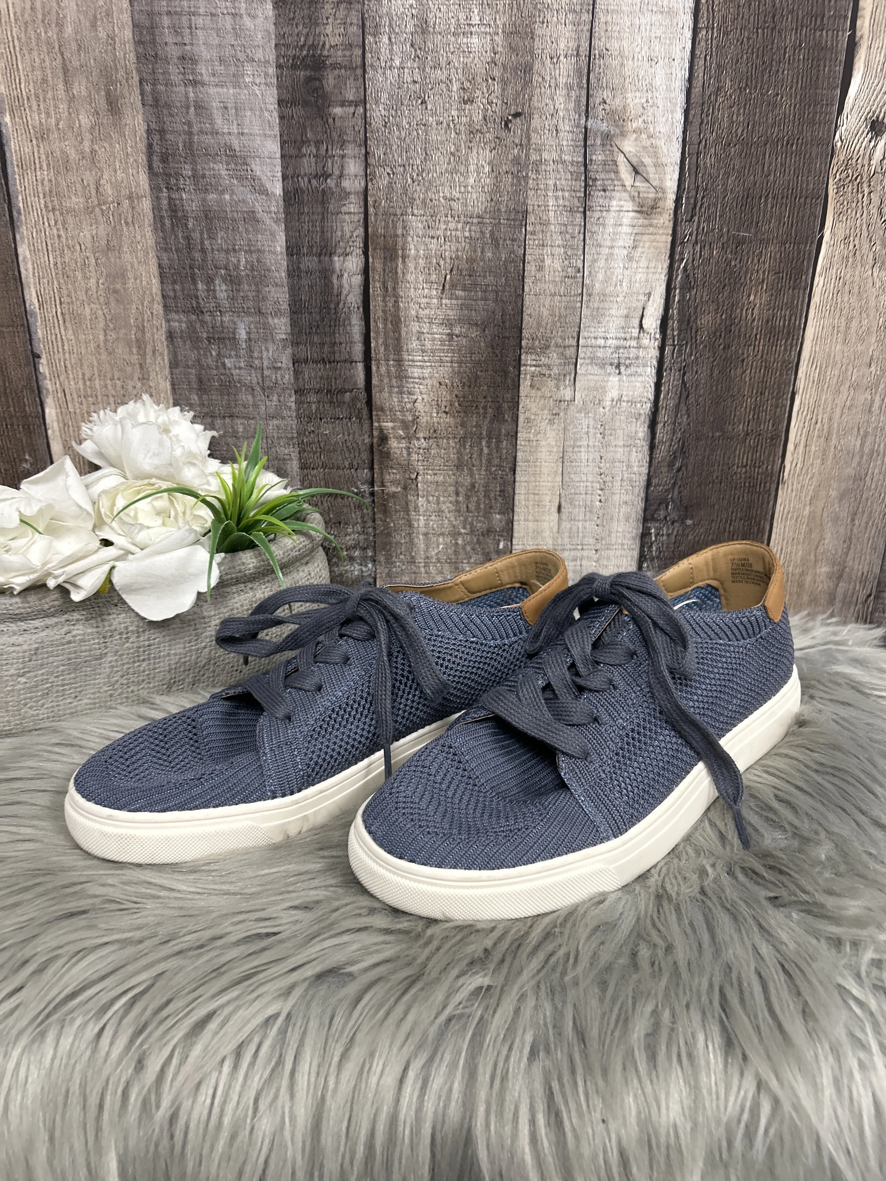 Shoes Sneakers By Lucky Brand  Size: 7.5