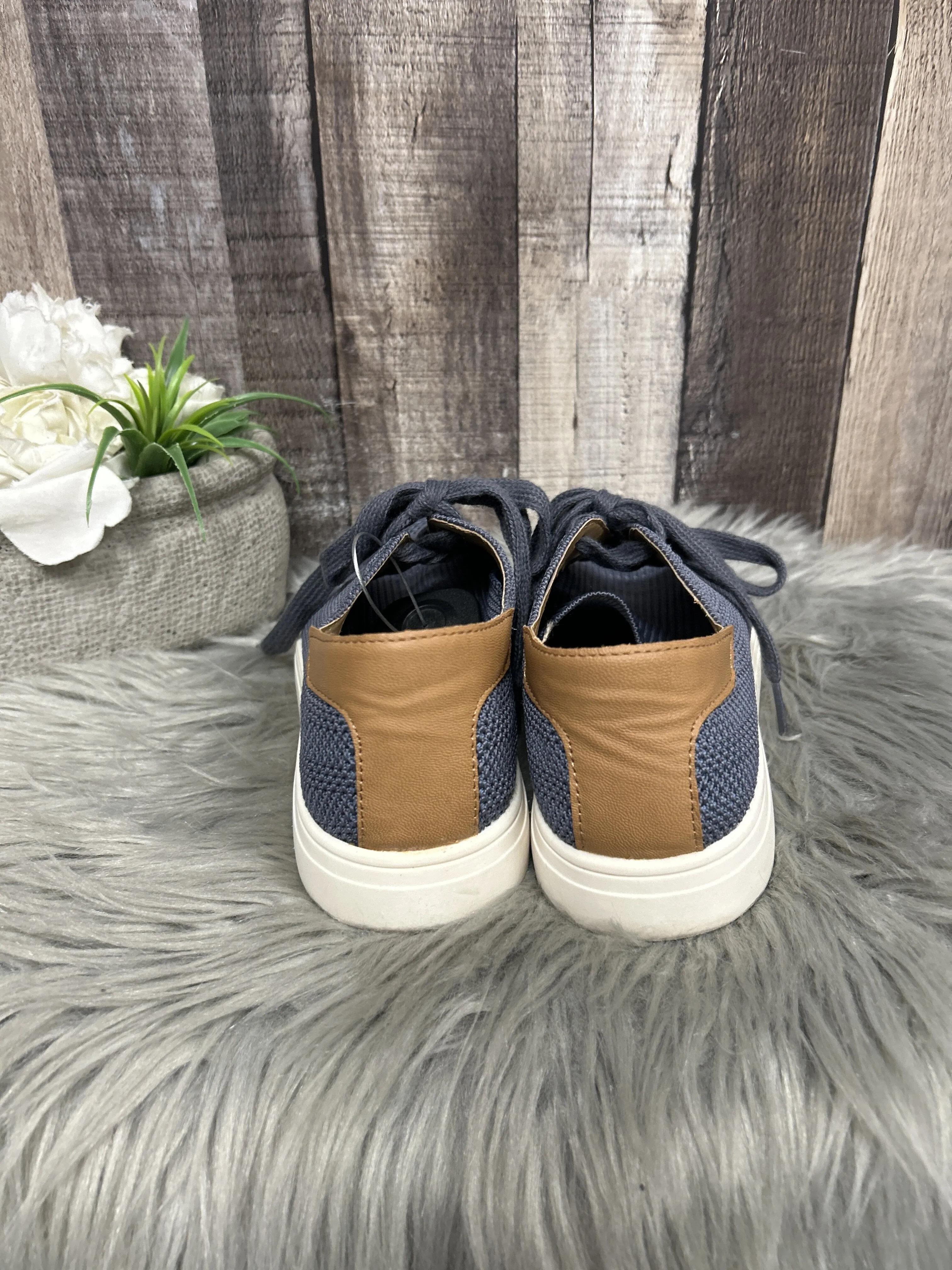 Shoes Sneakers By Lucky Brand  Size: 7.5