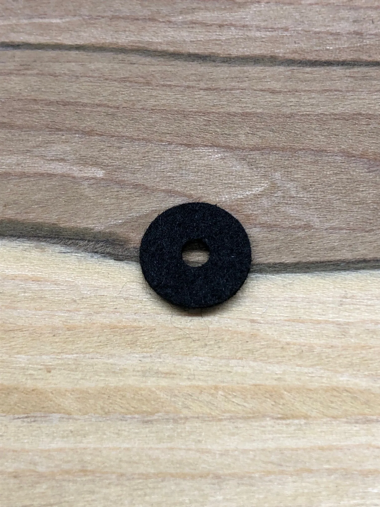 Single Strap Button / End Pin Felt  - Black