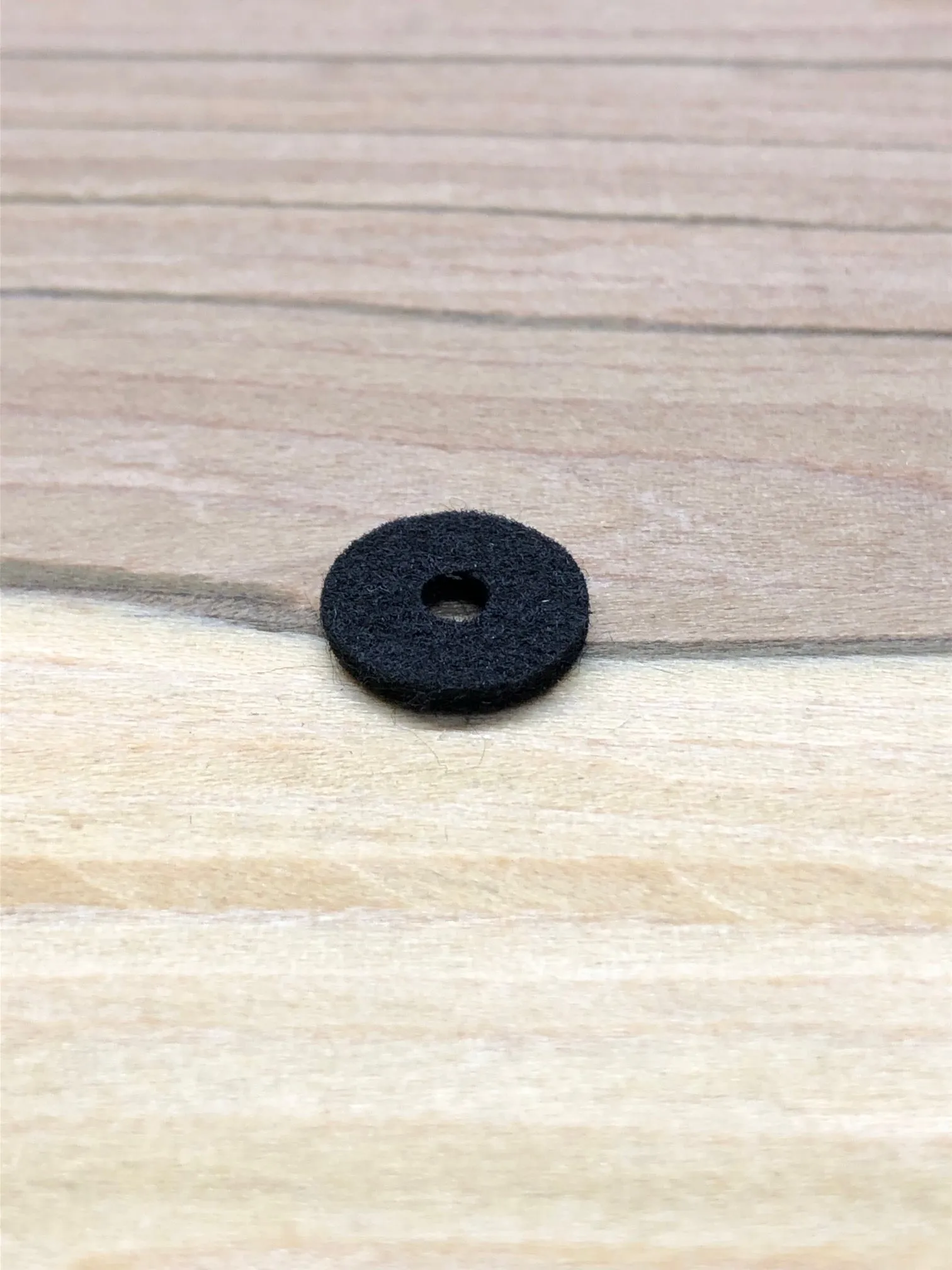 Single Strap Button / End Pin Felt  - Black