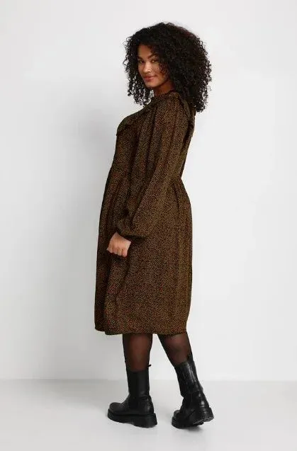 The Vilera Dress - PLUS