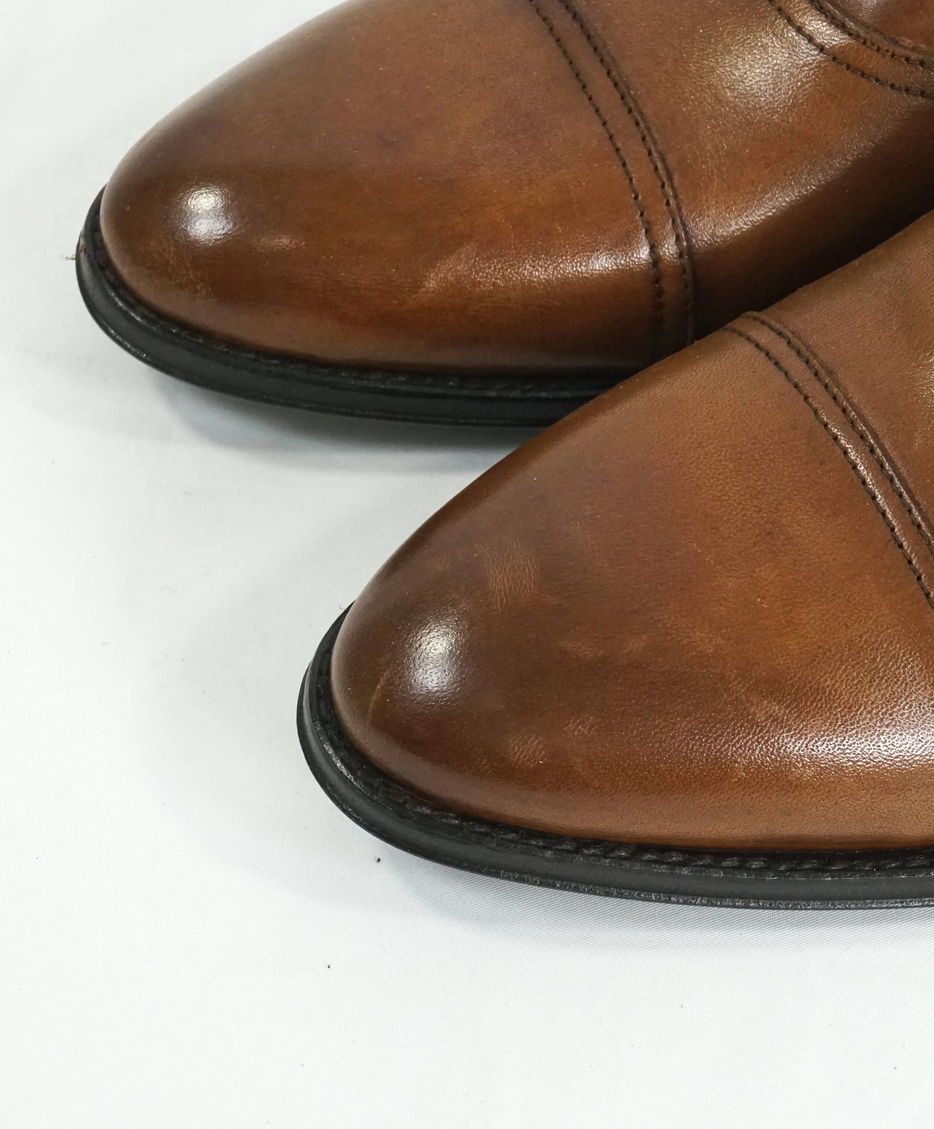 TO BOOT NEW YORK - Sleek Brown Oxfords In a Round Cap Toe - 9