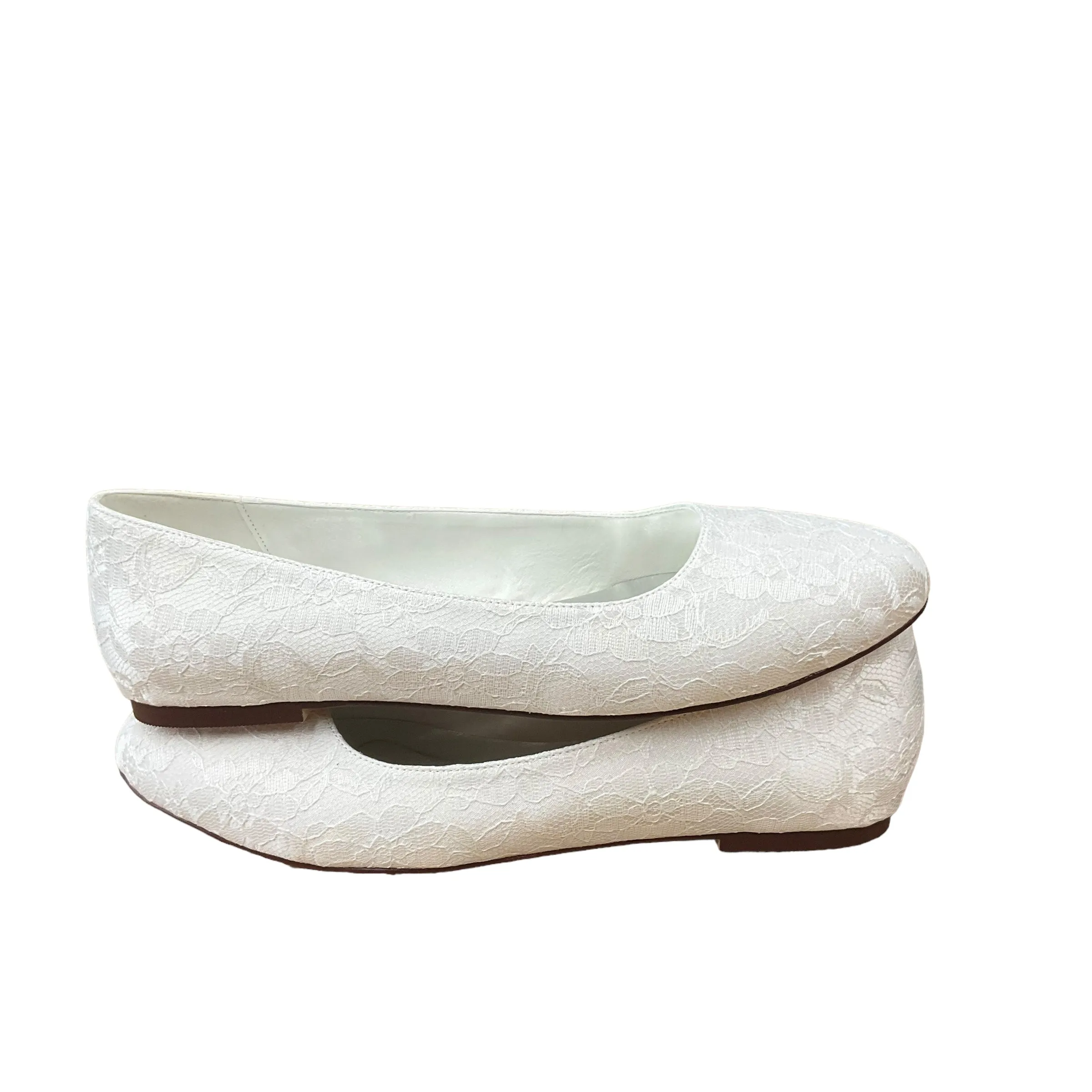White Shoes Flats Clothes Mentor, Size 11